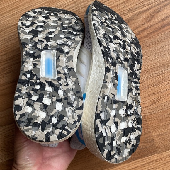 Adidas shoes - Picture 4 of 4